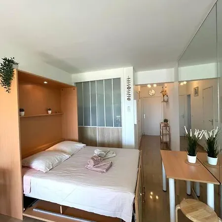 Apartment Port Marina - Parking Prive, Climatise Au Ducal Villeneuve-Loubet